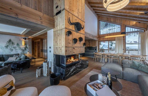 Meribel Apartment | Luxury Chalet Apartment at Méribel's Ski Slopes with Parking