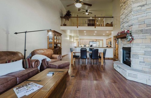 Pagosa Springs Condo | Luxury Condo, 3 King Beds, Convenient Location