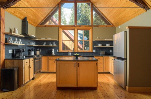Saint Mary's Cabin | Luxury Glacier Retreat, Game Room & Epic Views