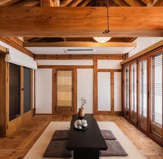 Cheongju Villa | Luxury Hanok Sangseon Heritage Hanok-W
