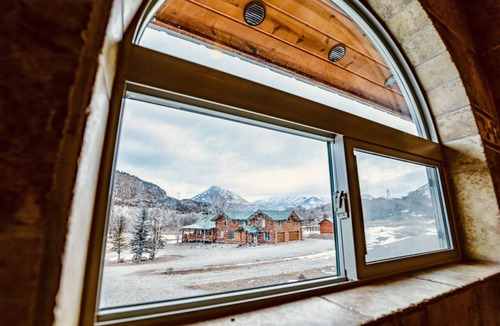 Crawford Apartment | Luxury HayLoft-High Speed WiFi