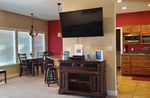 Moab South Valley House | Luxury in the Red Rocks: 4BD/2 BA, fenced backyard, Hot Tub