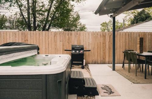 South Westminster House | Luxury Japandi Retreat l Hot Tub l Game Room l Fire Pit l 15min to Denver and Boulder