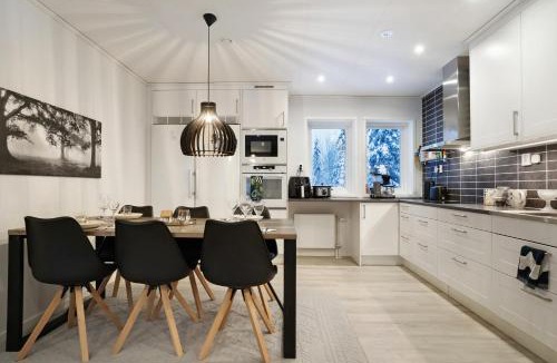 Sonka Villa | Luxury Lakeside Villa By Lapland Host