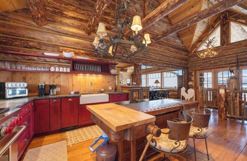 Grand Lake Ski Chalet | Luxury Lodge Retreat, 360 Views, Hot tub, Views!