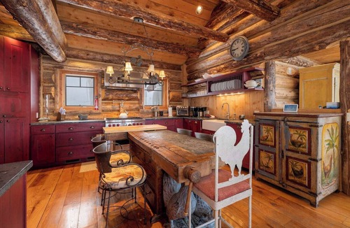 Grand Lake Ski Chalet | Luxury Lodge Retreat, 360 Views, Hot tub, Views!