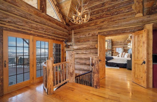 Grand Lake Ski Chalet | Luxury Lodge Retreat, 360 Views, Hot tub, Views!
