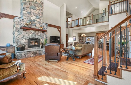Woodland Park House | Luxury Mountain Estate | Hot Tub | Wood Burning Fireplace | Game Room