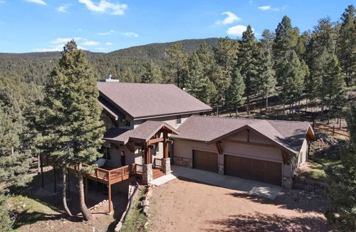 Woodland Park House | Luxury Mountain Estate | Hot Tub | Wood Burning Fireplace | Game Room
