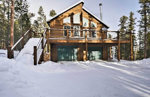 Valley of the Sun Cabin | Luxury Mountain Getaway in Fairplay w/Deck!