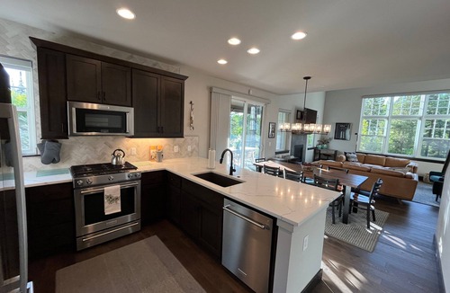 Rendezvous House | Luxury Mountain Home I Hot Tub I Trail Access I Quiet I Minutes to Winter Park