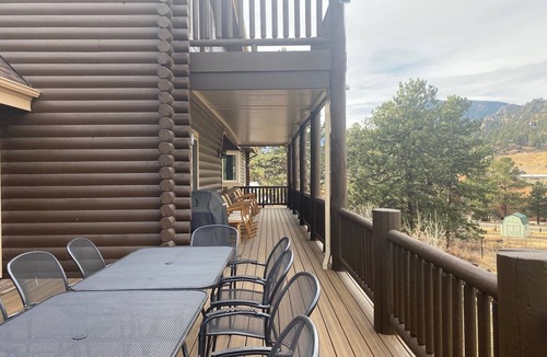 Estes Park Cabin | Luxury Mountain Lodge, RMNP, Downtown, Mountain Views, Hot Tub! Moose Lodge, Estes Park CO