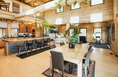 Black Hawk Cabin | Luxury Mountain Retreat - Private Oasis - Designed for Unforgettable Getaways