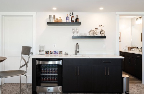 Granby House | Luxury Mountain Retreat - Hot Tub + Views!
