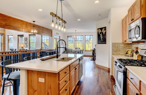 Rendezvous House | Luxury Mountain Villa 250 /Hot Tub /Peloton /Views /Best Price - $500 FREE Activities Daily