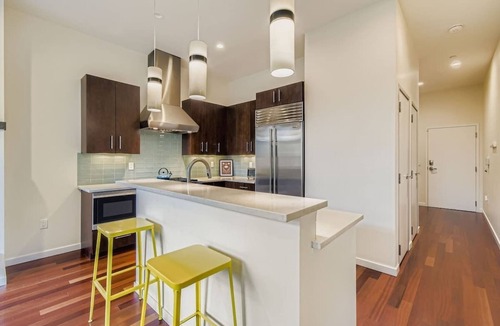 Whittier Condo | Luxury Pearl Street 1BDR