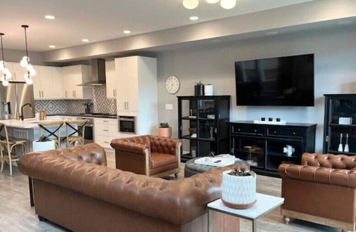 Dupont House | Luxury Rooftop Patio Home - Mountain & City View’s