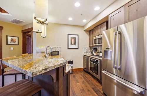 Peak 8 Condo | Luxury Ski-In/Out One Ski Hill Place 2BR Condo on Peak 8