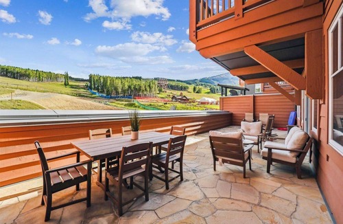 Peak 8 Condo | Luxury Ski-In/Out One Ski Hill Place 2BR Condo on Peak 8