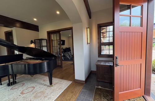 Broadmoor House | Luxury, spacious carriage house walking distance to the Broadmoor Hotel.