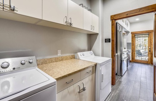 Breckenridge House | Luxury stay at Mountain Thunder Lodge 305: spacious 3-bedroom townhome in Breckenridge for 6 guests!