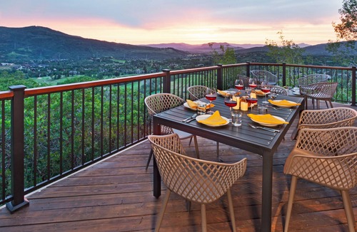 Steamboat Springs House | Luxury + Stunning Views + Hot Tub + Close to Skiing – Glacier Lodge West