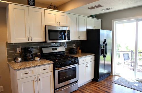 Peregrine Apartment | Luxury suite with kitchen, trails and lovely view