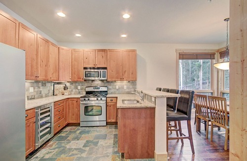 Keystone House | Luxury Townhome/Nestled in the Forest/Great Community Amenities