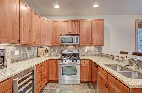 Keystone House | Luxury Townhome/Nestled in the Forest/Great Community Amenities