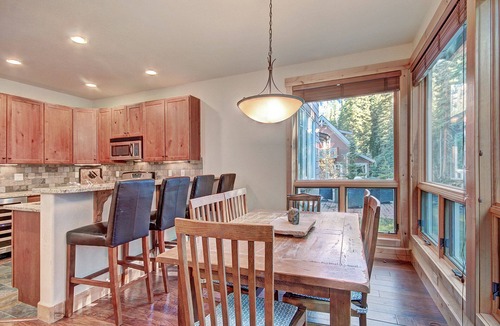 Keystone House | Luxury Townhome/Nestled in the Forest/Great Community Amenities