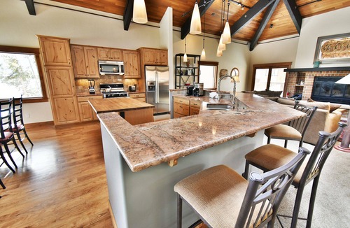 Frisco Condo | Luxury Unit! Easy Drive to 6 Ski Areas. Garage, Elevator! Near Dining, Shops
