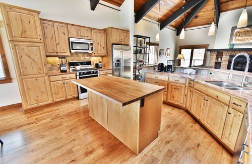 Frisco Condo | Luxury Unit! Easy Drive to 6 Ski Areas. Garage, Elevator! Near Dining, Shops