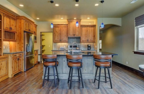 Moab House | Luxury Vacation Home M21 - 3 Master suites and 3.5 bathrooms