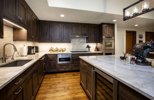 Vail House | Luxury Vail Retreat | Walk to Lionshead Gondola | Hot Tub & Fire Pit