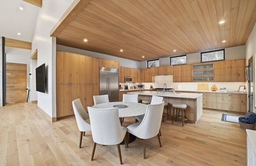 Intermountain House | Luxury West Vail Retreat - Hot Tub & Amenities
