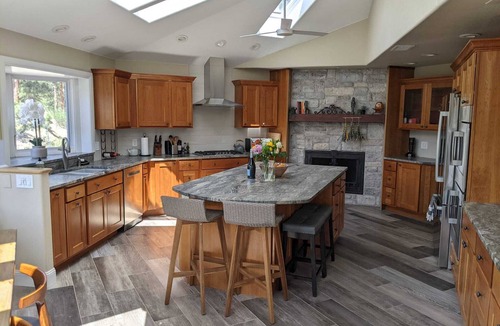 Lyons House | Lyons Retreat- Scenic, private & Close yet private to Sundance Film Festival