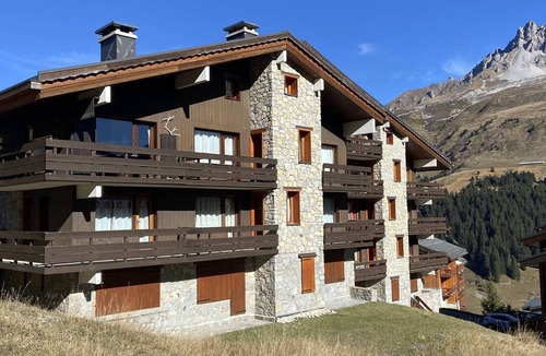 Meribel-Mottaret Apartment | Méribel Mottaret: Cozy 2-Bedroom Apt, Balcony, Ski-In/Ski-Out