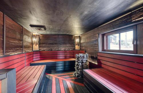 Kuopio Ski Chalet | Mökki järven rannalla, Matkailukartano Kivennapa