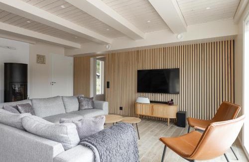 Uurainen Apartment | Mökki ulkoporealtaalla