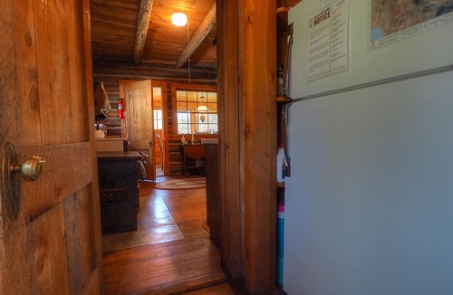 Estes Park Cabin | MacCracken Homestead - Historic Cabin Built by 1st RMNP Park Ranger - 20-NCD0342