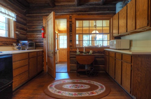 Estes Park Cabin | MacCracken Homestead - Historic Cabin Built by 1st RMNP Park Ranger - 20-NCD0342