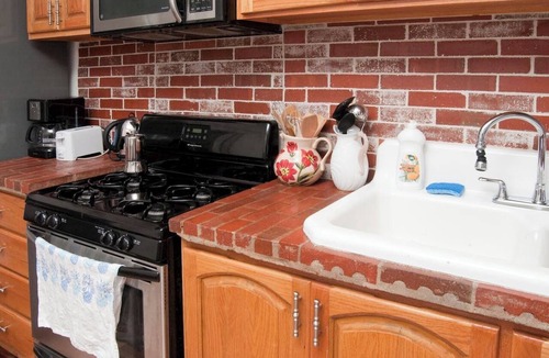 Bedford-Stuyvesant Apartment | Maison de sirènes 2, Bohemian, ecclectic apartment