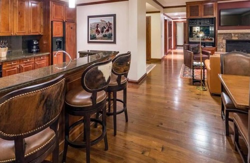 Aspen Villa | Majestic Mountain 2 bedroom Ritz, Aspen