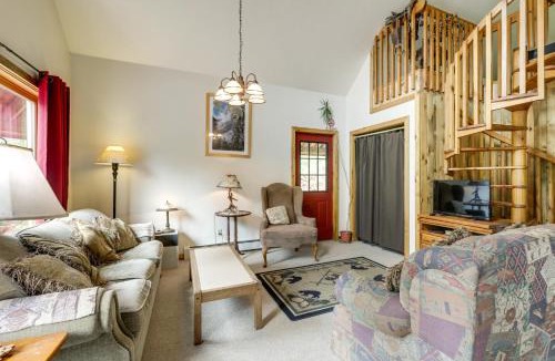 Marble House | 'Marble Hideaway' Cabin w/Mountain Views + Deck!