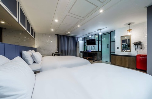Hwaseong Hotel | Mars Bonito