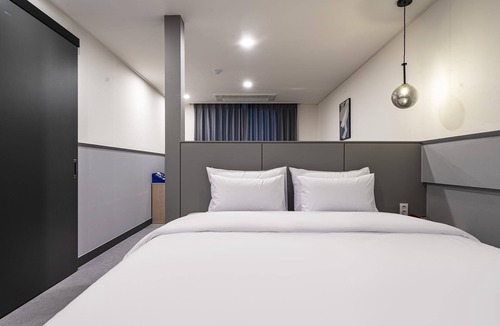 Hwaseong Hotel | Mars Bonito