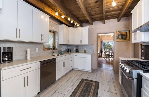 Taos House | Medina Casita - Mountain Views, Firepit, Pets Okay