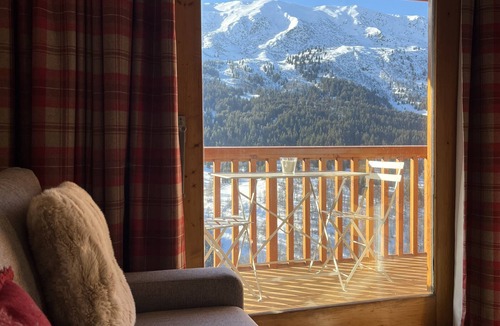 Meribel Apartment | Méribel Center flat 4 persons. Panoramic view. Close to the slopes.