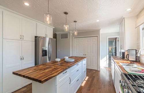 Fruita House | Mesa Manor: Comfortable & Modern Family Retreat