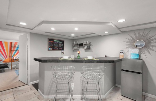 Westminster Apartment | Mid-Century Apple Blossom Suite!
